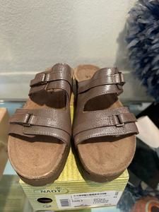 Naot Carly flat sandals (silver thread leather) size 42
